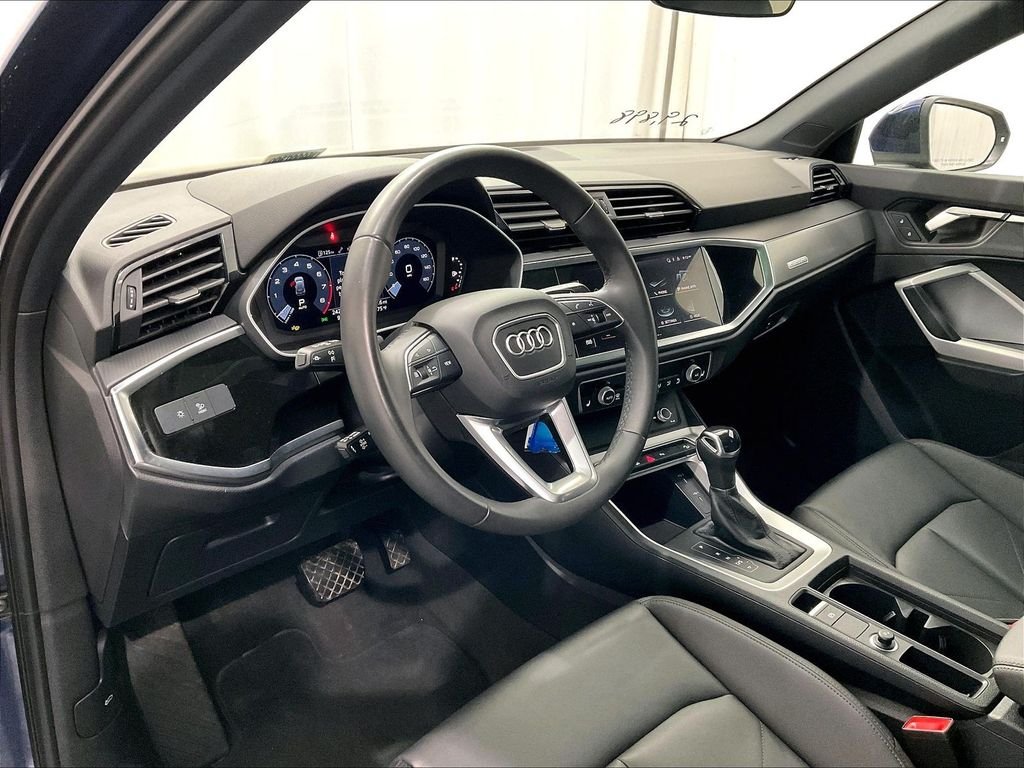 Used 2025 Navarra Blue Metallic Audi Premium image 8