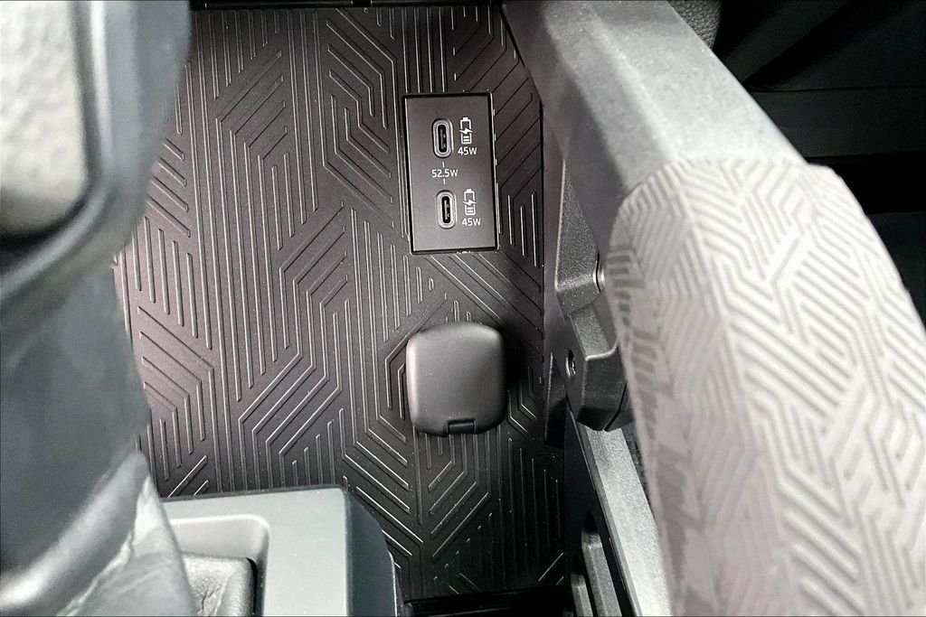 2025 Toyota Tacoma SR5 - Photo 32