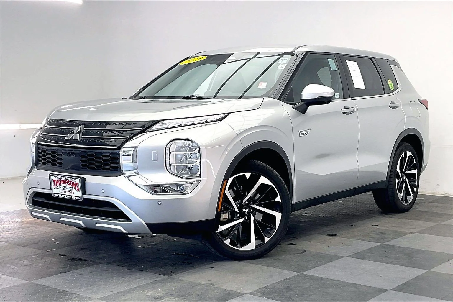 2023 Mitsubishi Outlander Plug-In Hybrid SE - Photo 12