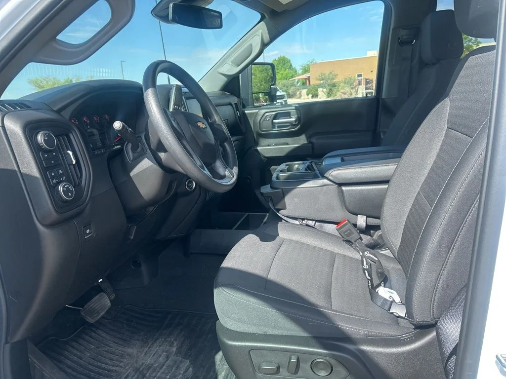 Used 2025 White Chevrolet Custom image 20