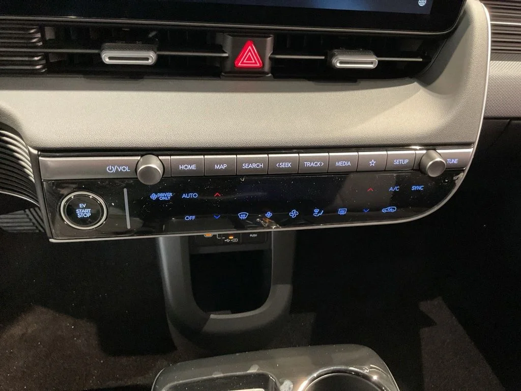 New 2027 Green Hyundai SE image 16