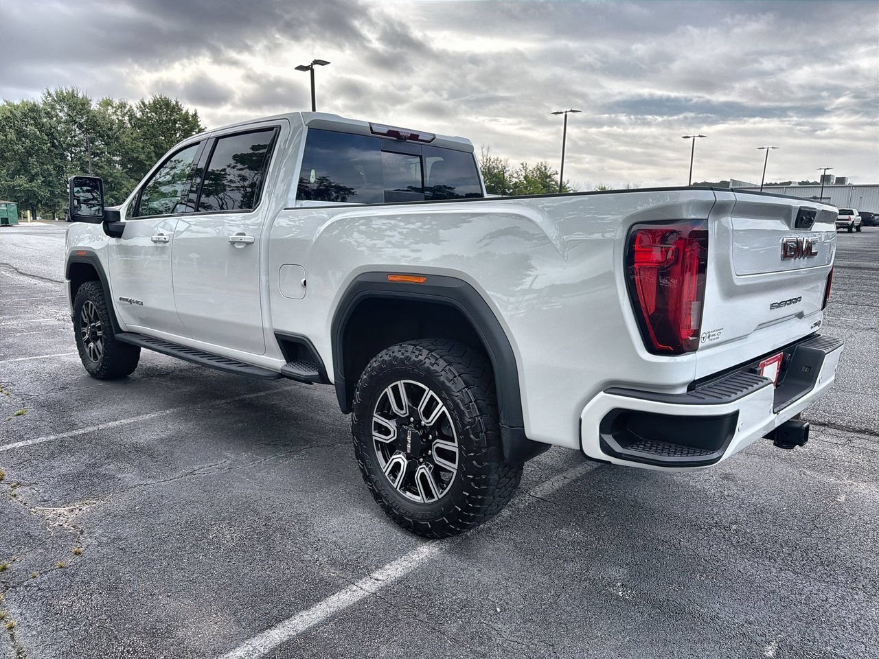Used 2022 Summit White GMC AT4 image 6