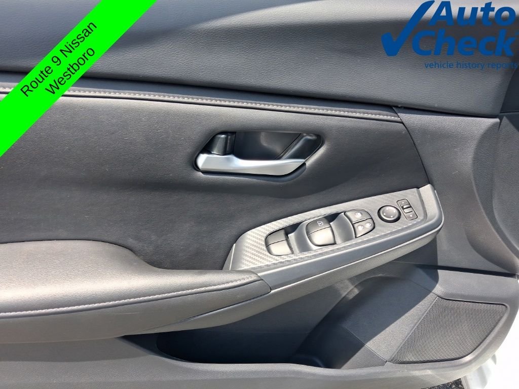 Used 2025 White Nissan SV image 17