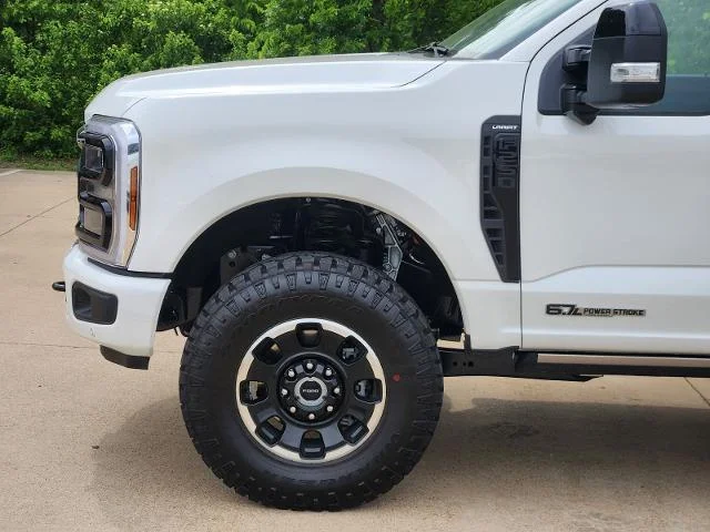 New 2026 Star White Metallic Tri-Coat Ford F-250® Lariat® image 29