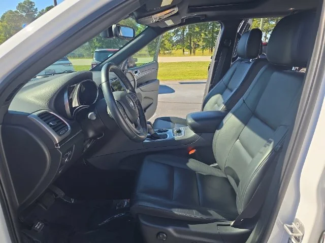Used 2022 White Jeep Limited image 16