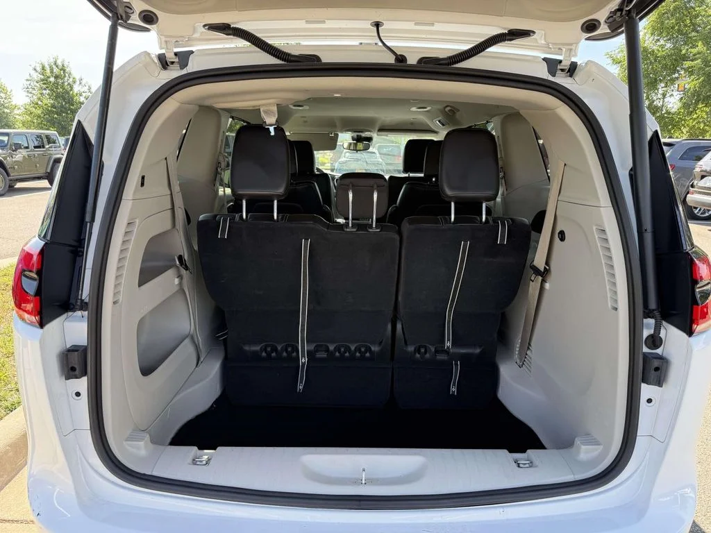 Used 2024 White Chrysler Touring L image 33