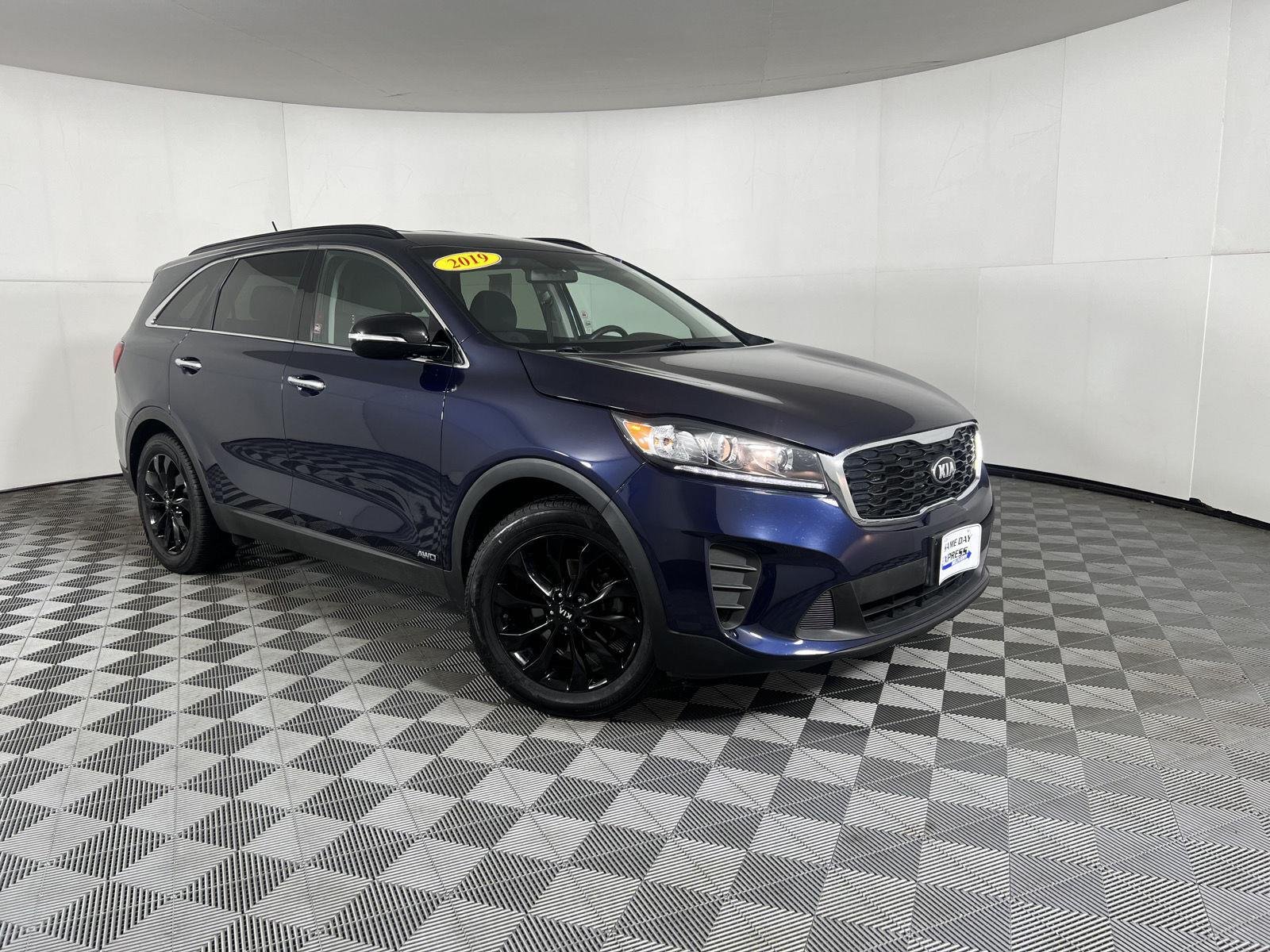 Used 2019 Imperial Blue Kia S V6 image 40