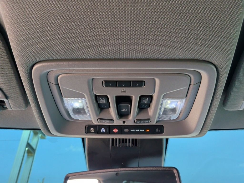 Used 2022 Blue Chevrolet LTZ image 22