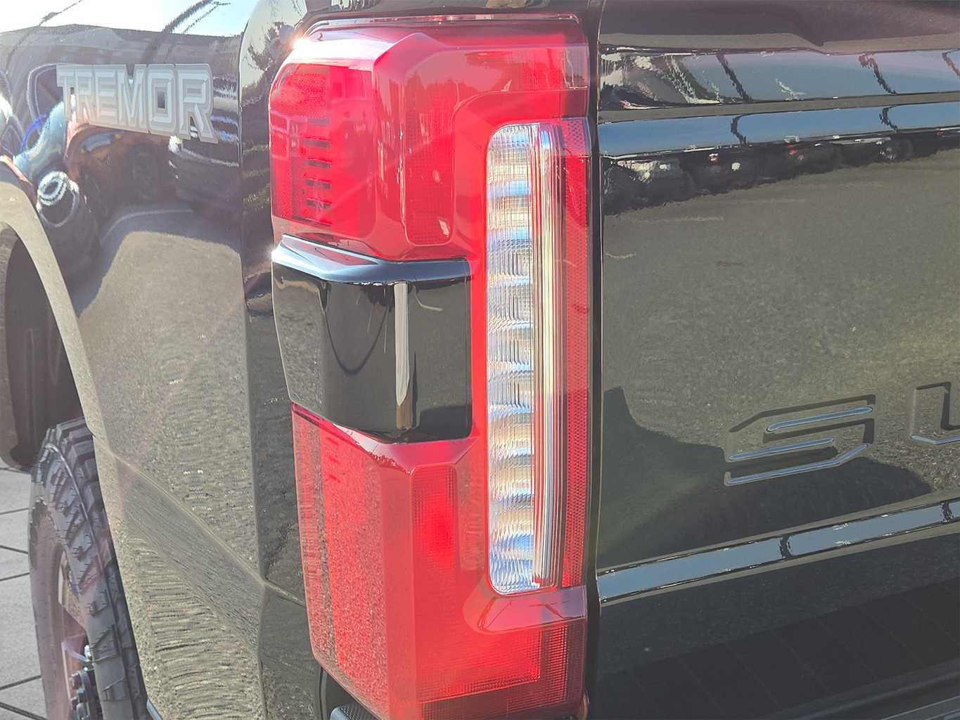 New 2026 Agate Black Metallic Ford F-250® Lariat® image 16