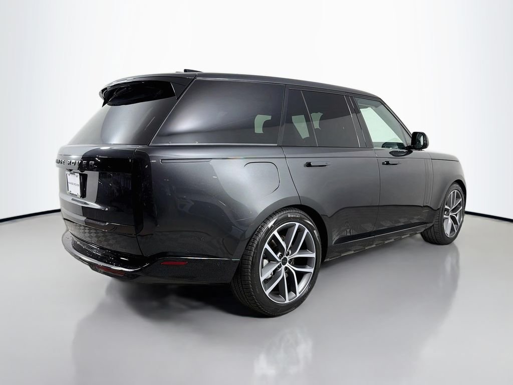 New 2026 Carpathian Grey Land Rover SE image 5