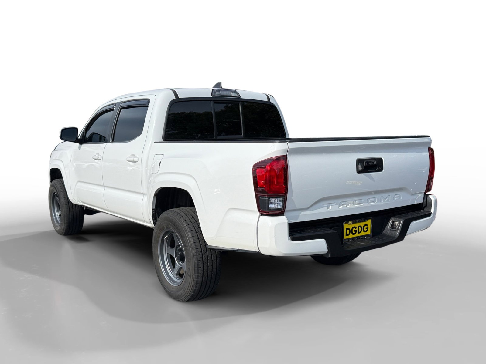 Used 2018 Super White Toyota SR image 3