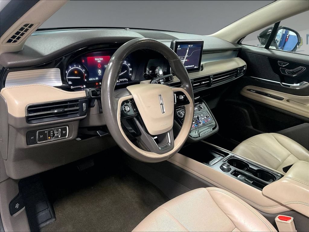 Used 2020 White Lincoln Standard image 8
