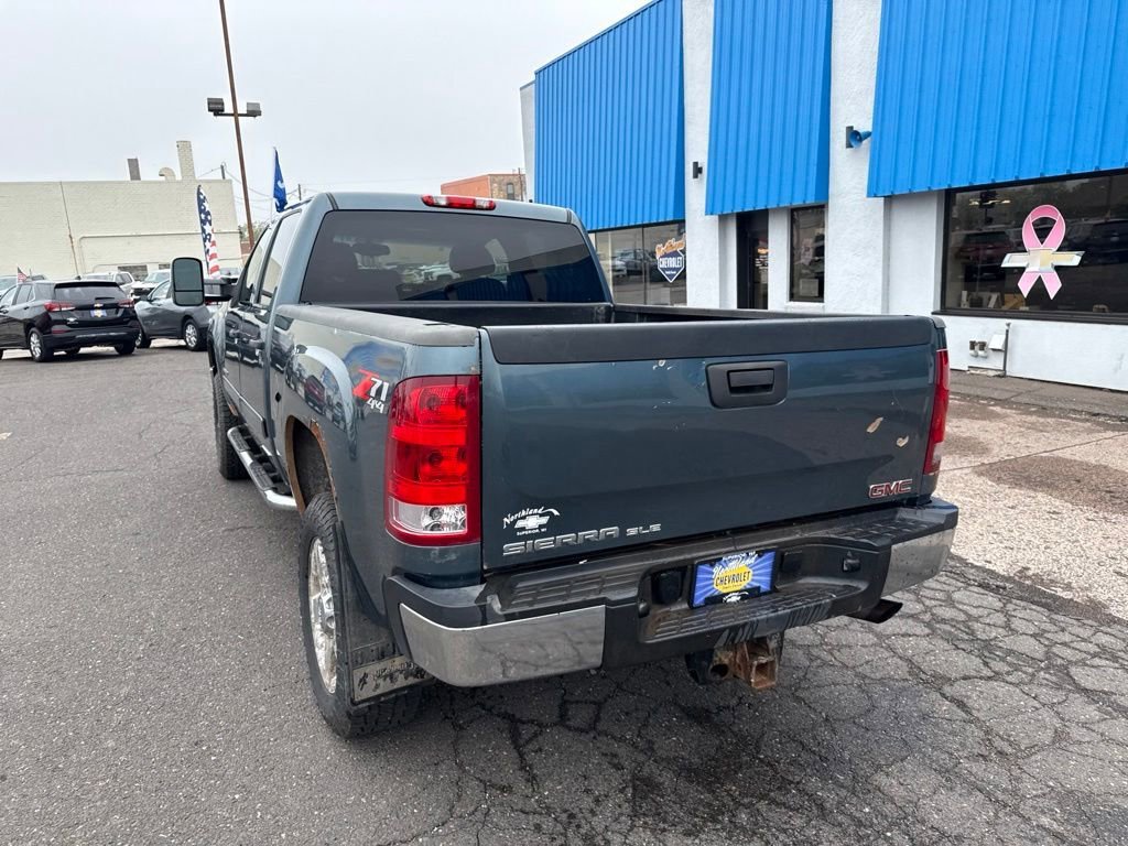 Used 2013 Stealth Gray Metallic GMC SLE image 11