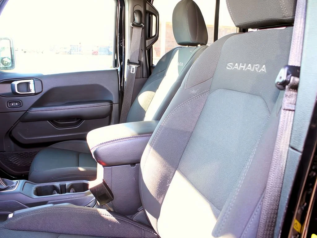 2023 Jeep Wrangler 4-Door Sahara - Photo 11
