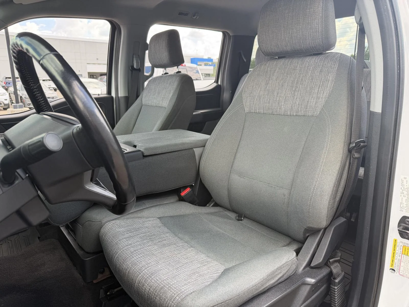 Used 2022 Oxford White Ford XLT image 17