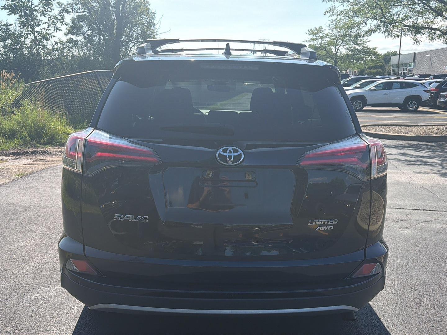 Used 2018 Galactic Aqua Mica Toyota Limited image 5
