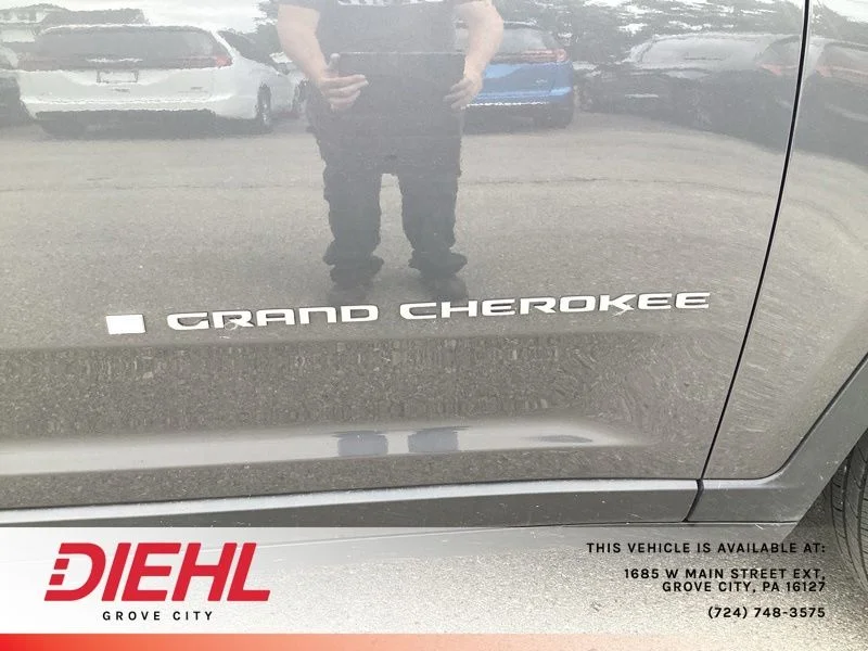 Used 2025 Gray Jeep Limited image 10