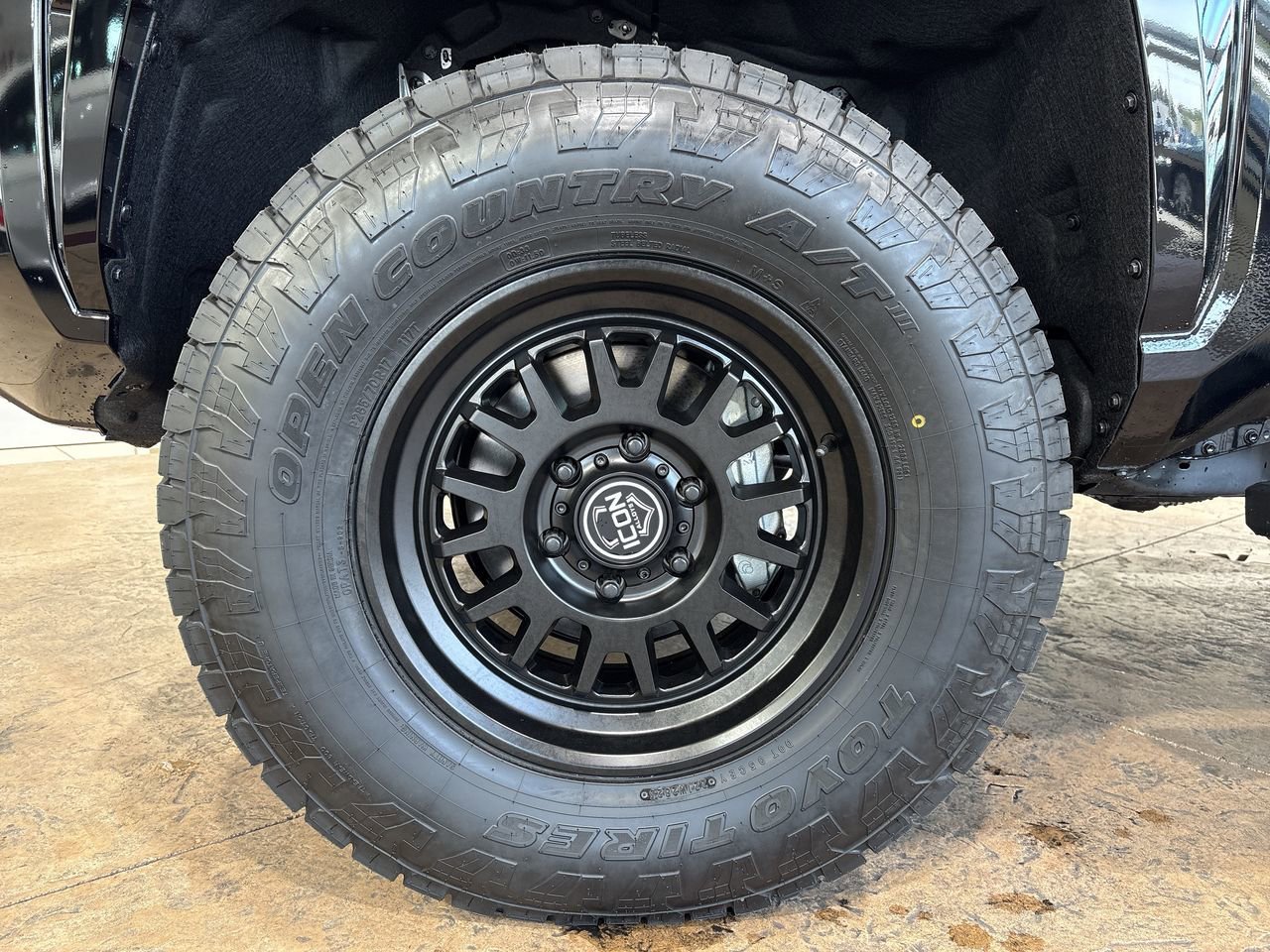 2026 Toyota Tacoma SR5 - Photo 10