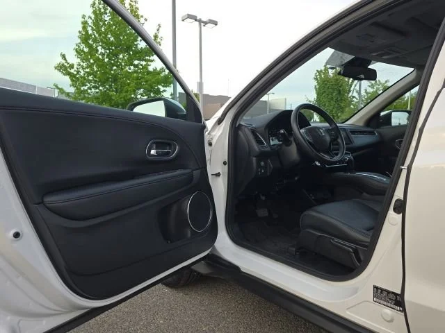 Certified Used 2022 Platinum White Pearl Honda EX-L image 13