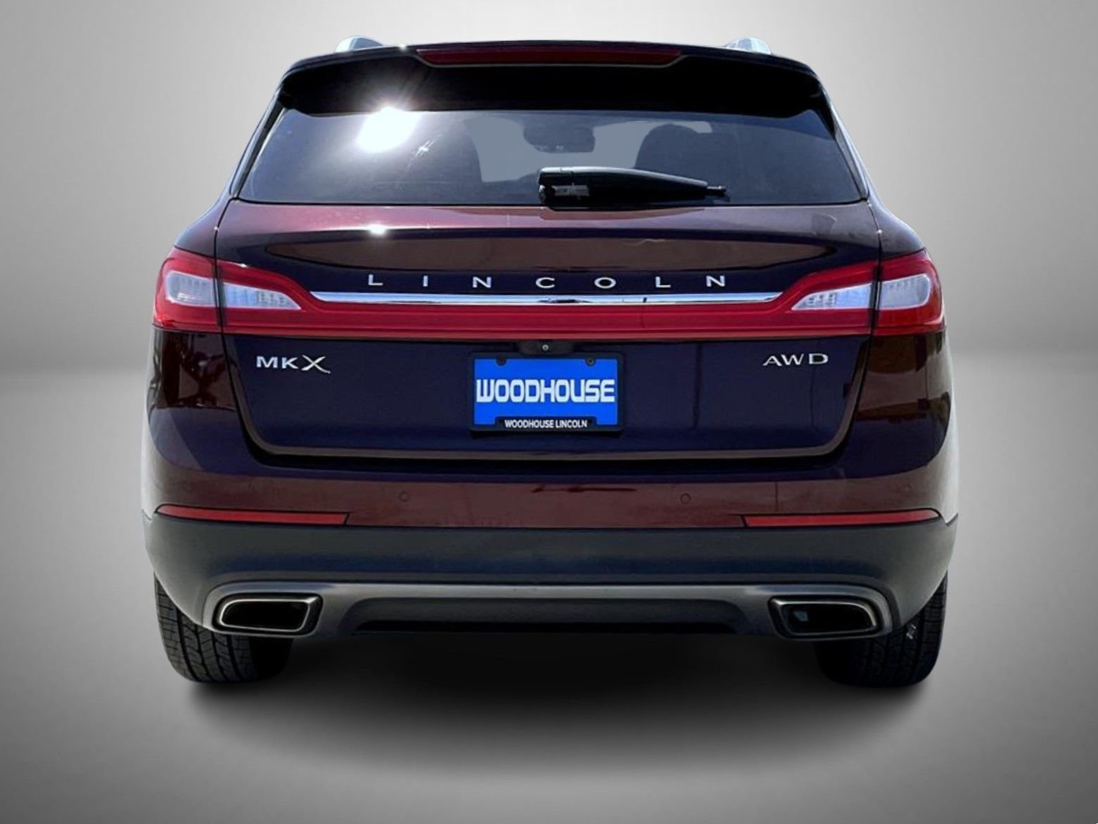 Used 2017 Red Lincoln Reserve image 6