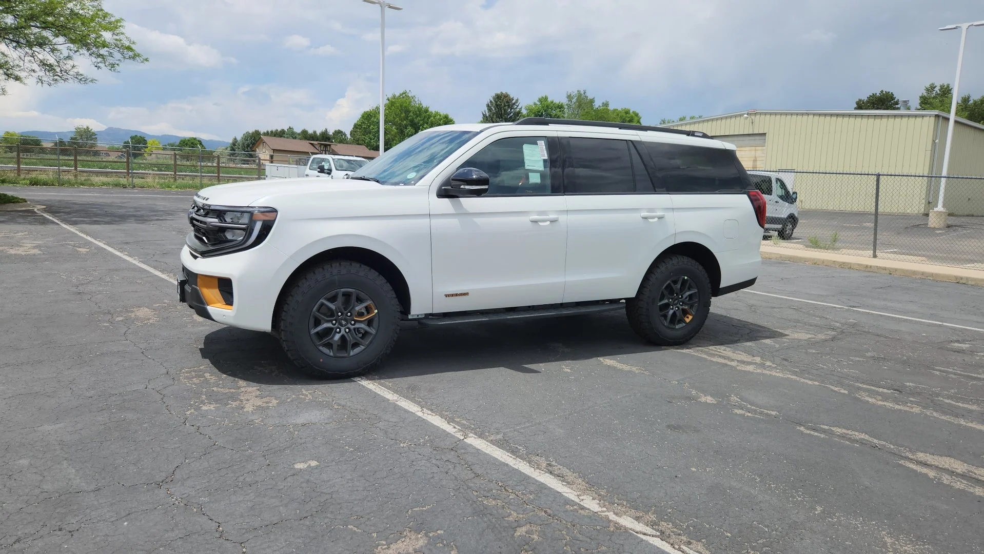 New 2026 Star White Metallic Tri-Coat Ford Tremor image 4