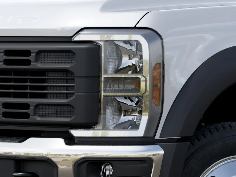 New 2027 Oxford White Ford F-450® XL image 18