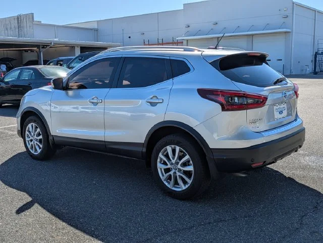 Used 2021 Brilliant Silver Metallic Nissan SV image 5