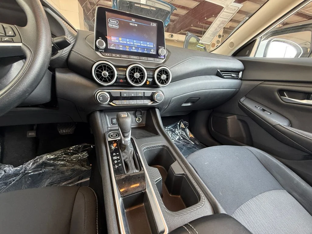 Used 2025 White Nissan SV image 15
