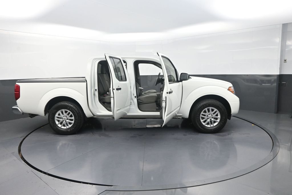 Used 2017 White Nissan SV image 37