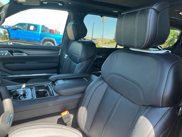 New 2026 High Gloss Black Jeep Summit Obsidian image 13