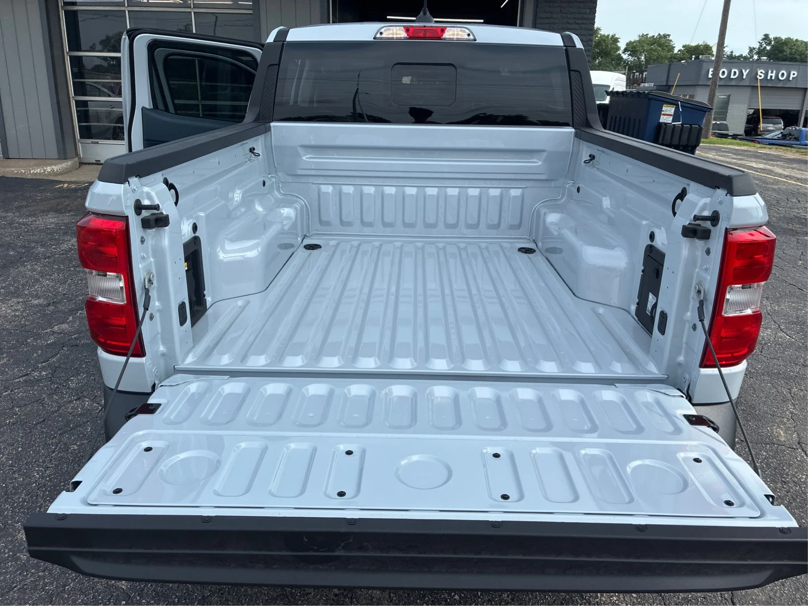 New 2026 Space White Metallic Ford XLT image 11
