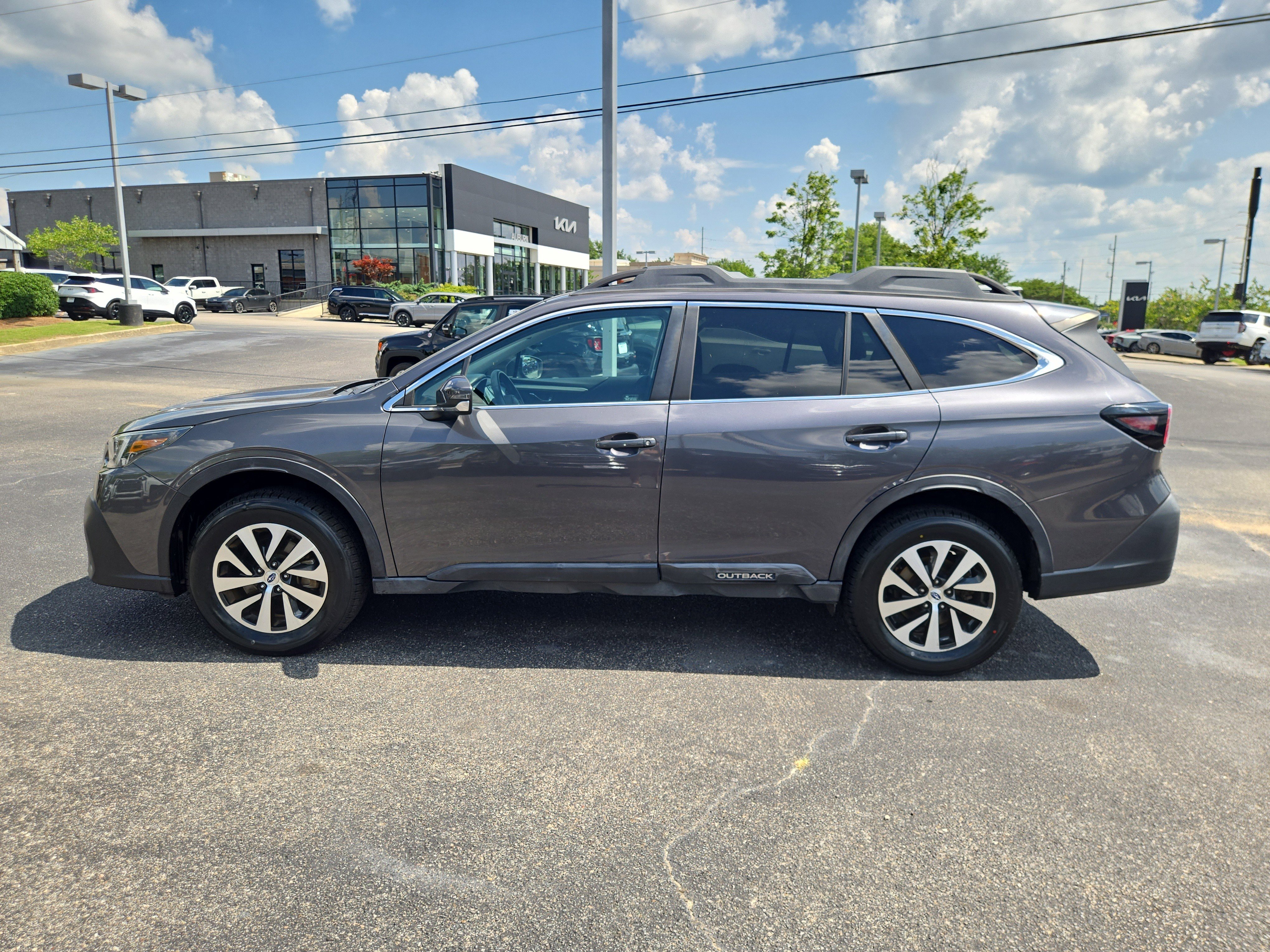 2020 Subaru Outback Premium - Photo 10