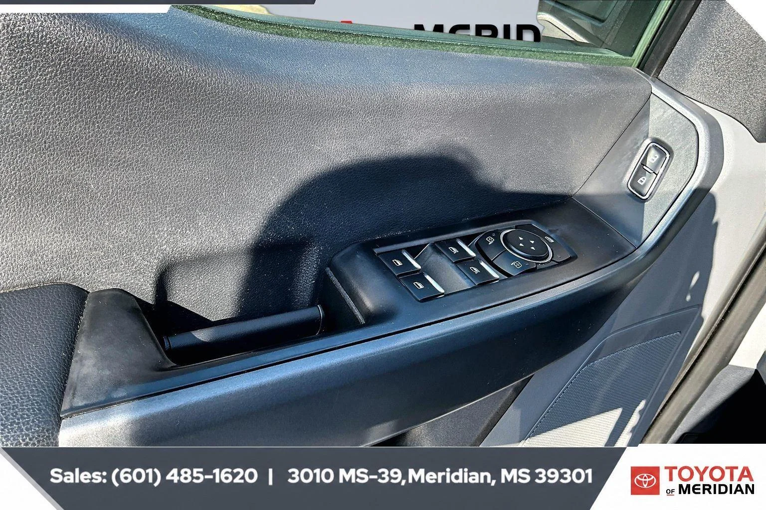 Used 2023 Oxford White Ford XLT image 17