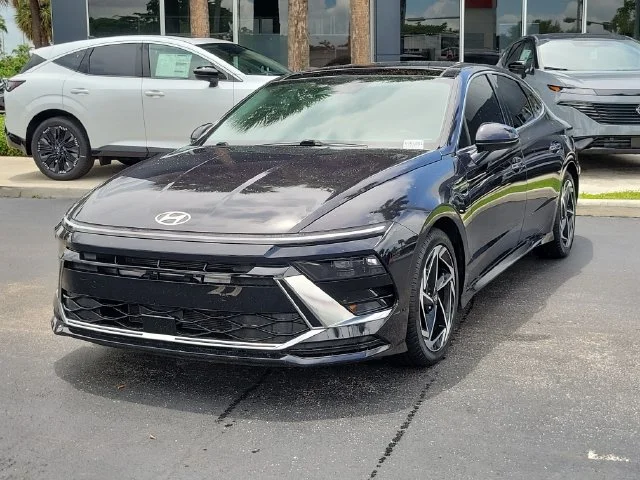 Used 2024 Blue Hyundai SEL image 25