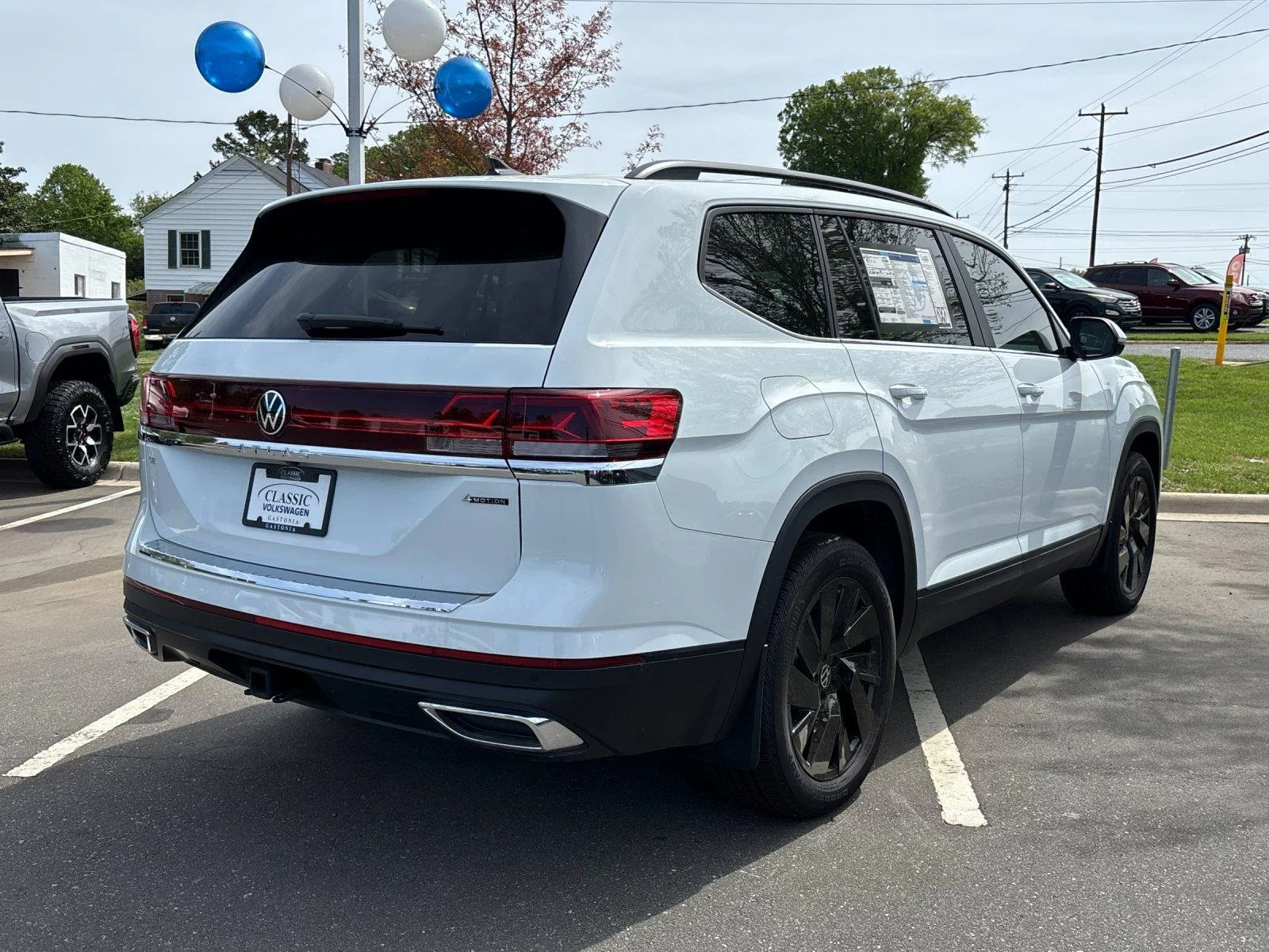New 2025 Pure White Volkswagen 2.0T SE w/Technology image 5