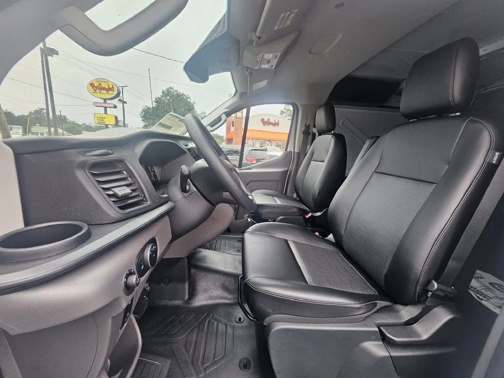 New 2027 Oxford White Ford Cargo Van image 4