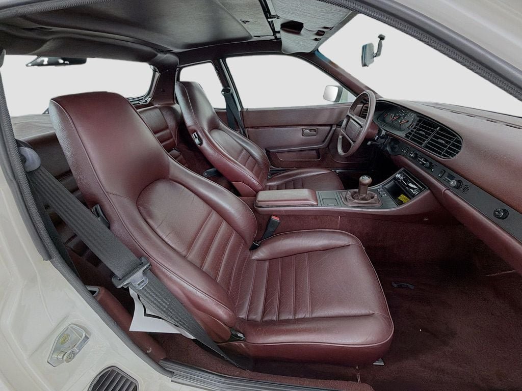 Used 1987 White Porsche  image 25