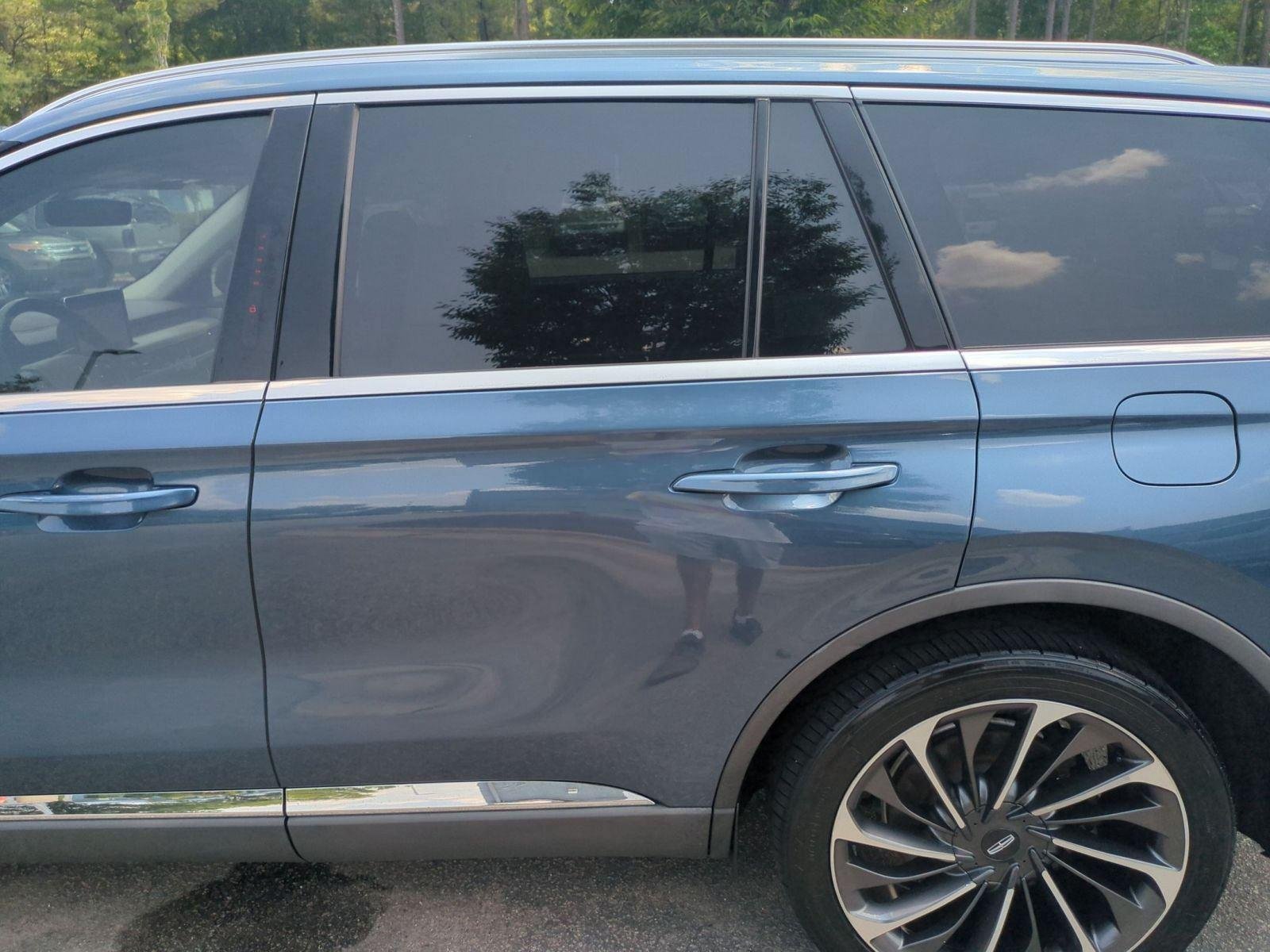 Used 2020 Blue Diamond Metallic Lincoln Reserve image 33