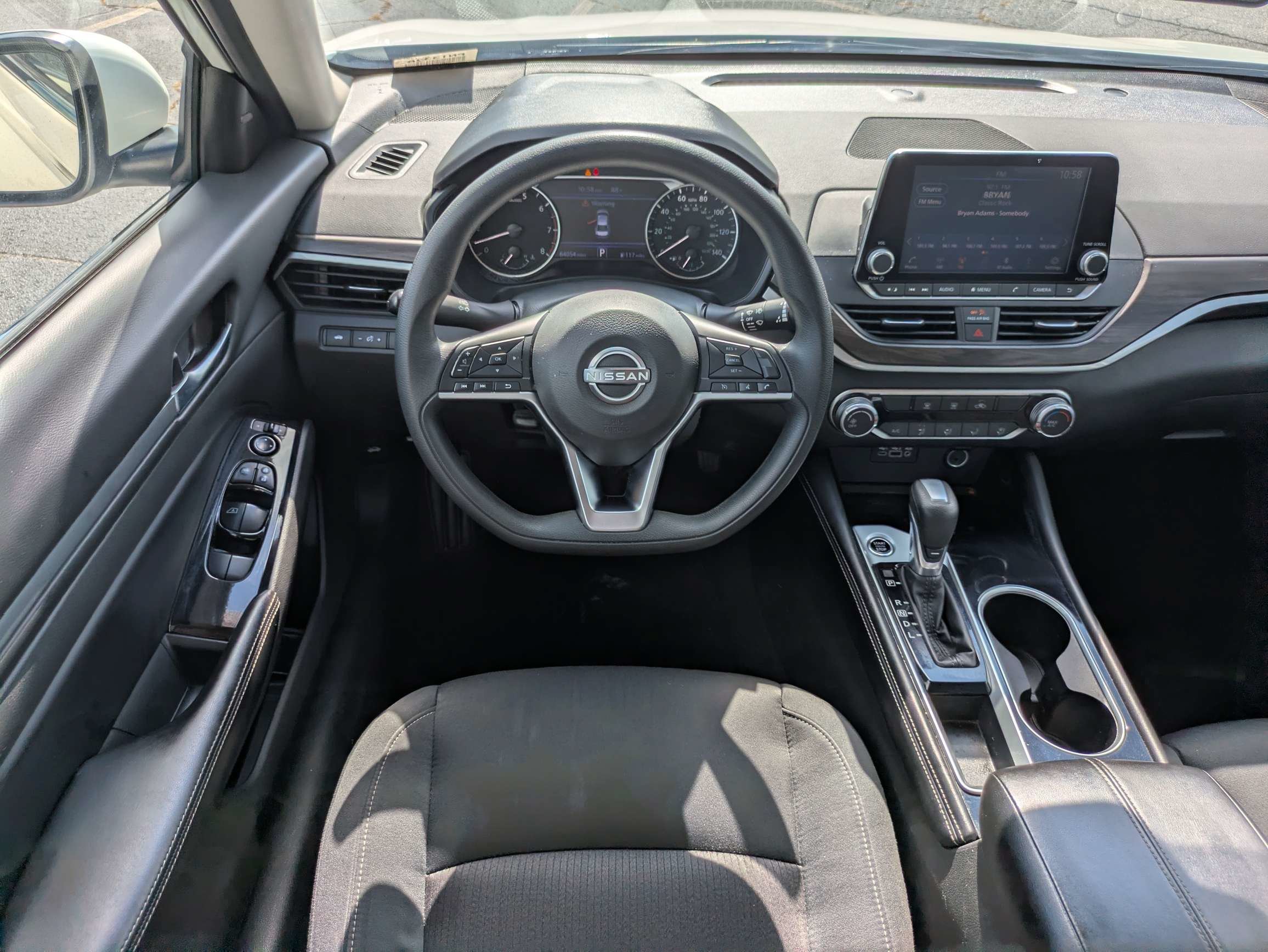 Used 2023 White Nissan 2.5 SV image 12