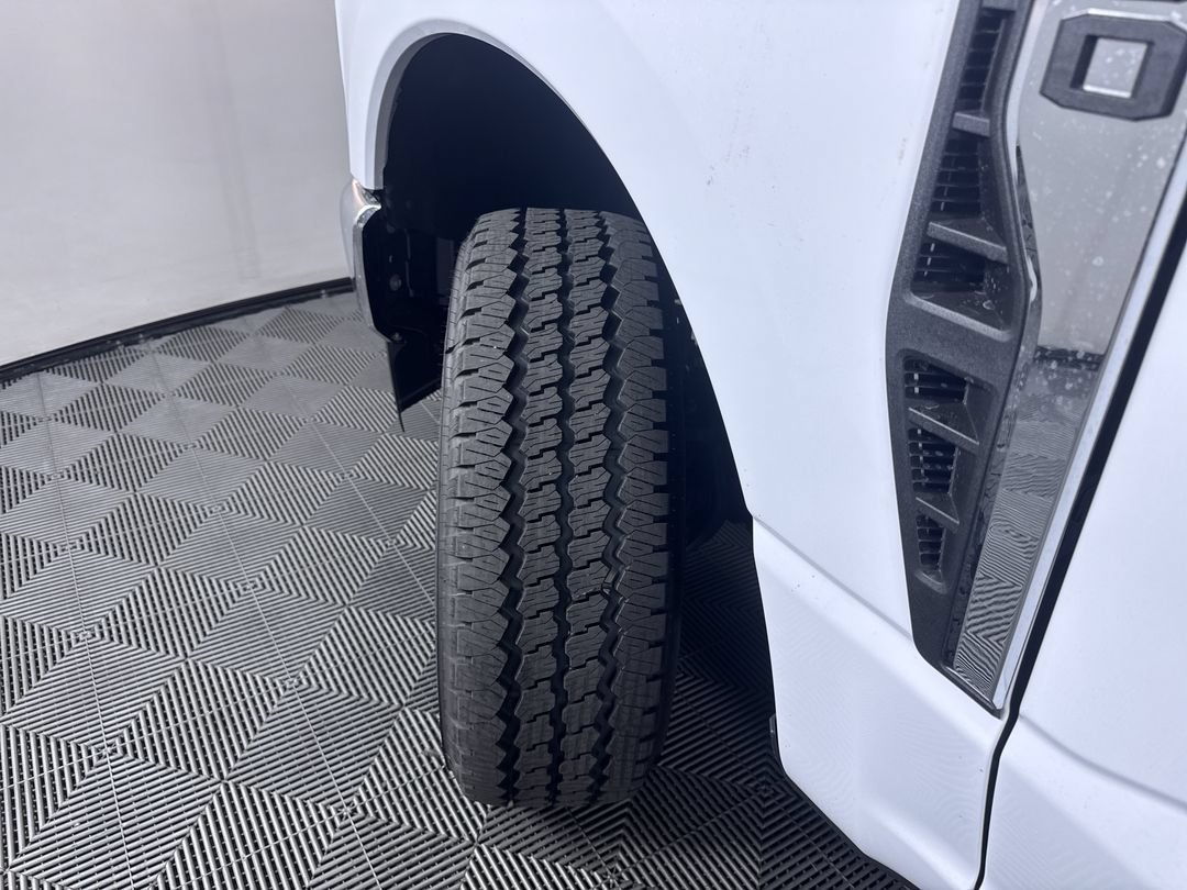 New 2026 Oxford White Ford XLT image 27