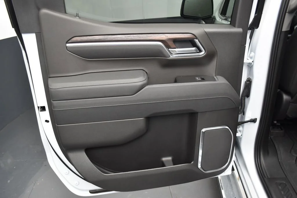New 2026 Glacier White Tricoat GMC SLT image 26