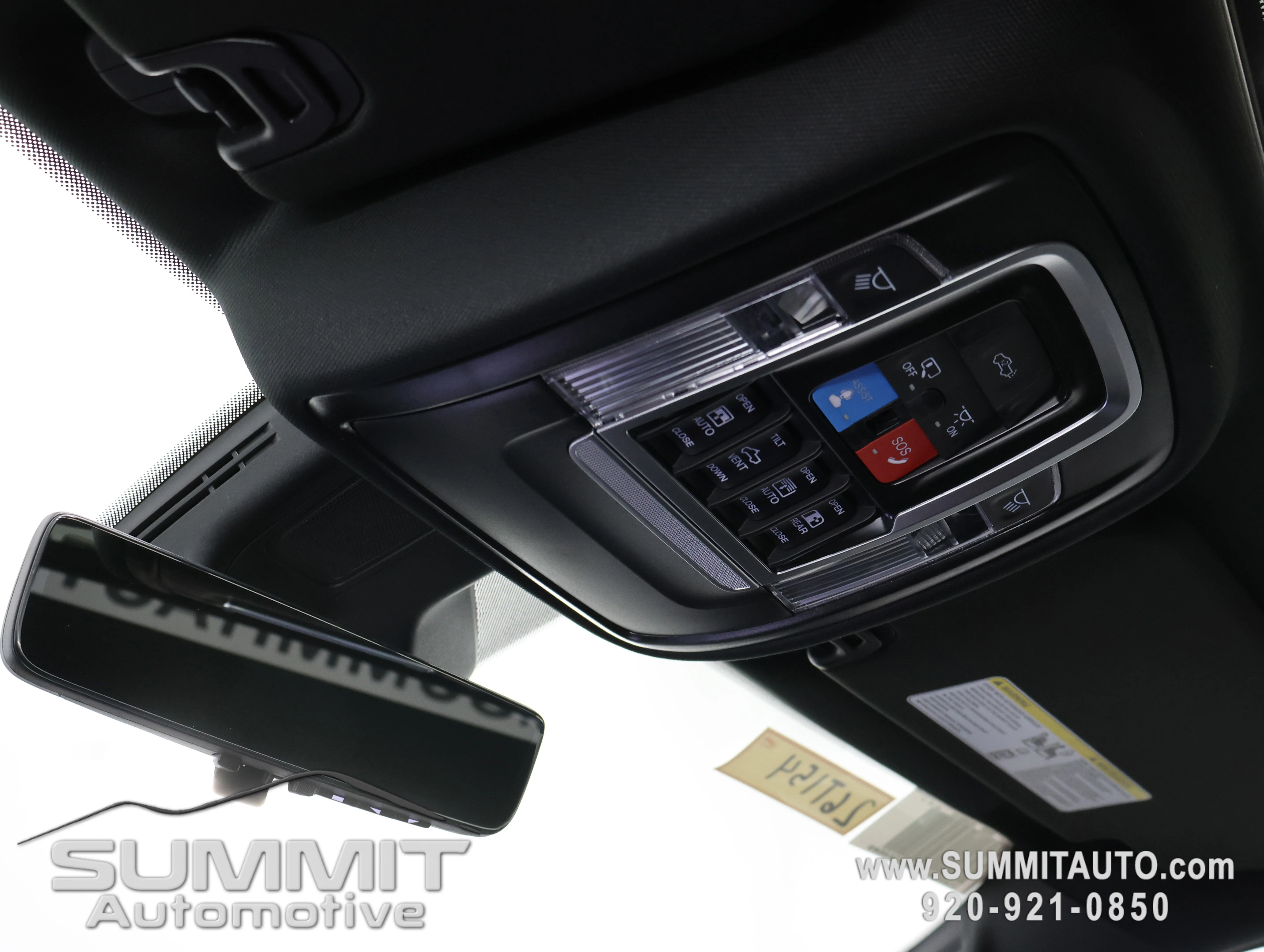 New 2026 Diamond Black Crystal Pearl-Coat Exterior Paint RAM Limited image 15