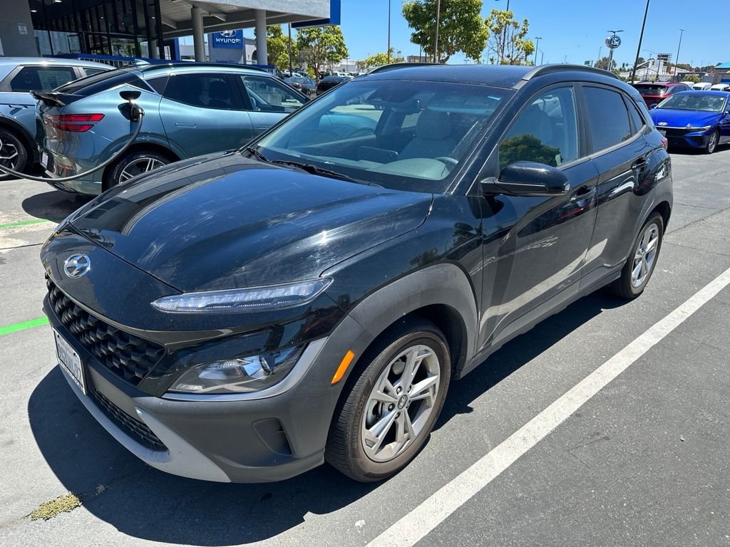 Used 2023 Black Hyundai SEL image 3