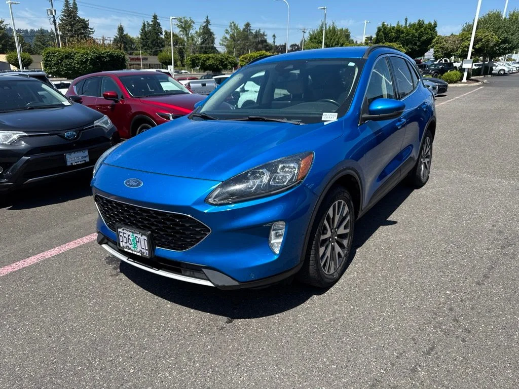 Used 2020 Blue Metallic Ford Titanium image 3