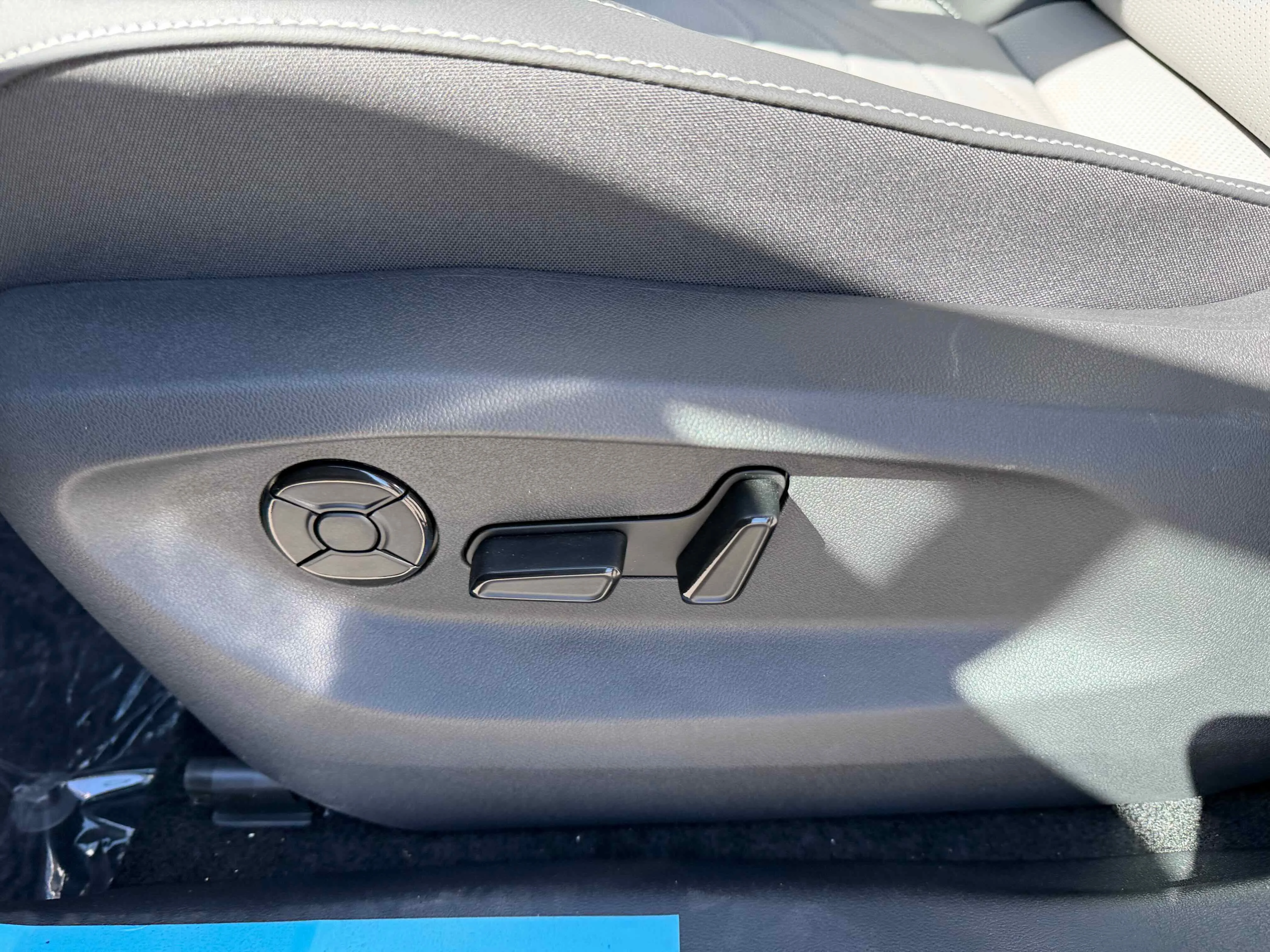 New 2026 Platinum Gray Volkswagen SE image 14