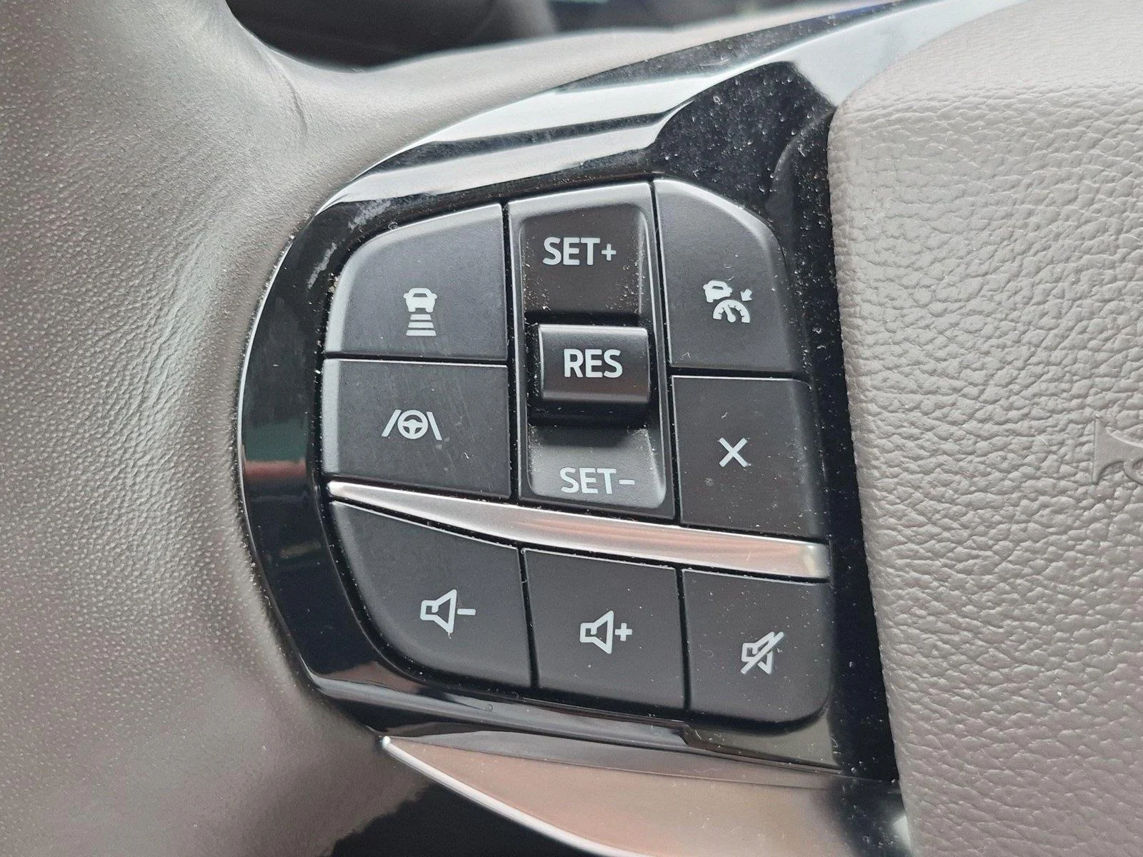 Used 2022 Star White Metallic Tri-Coat Ford Platinum image 20