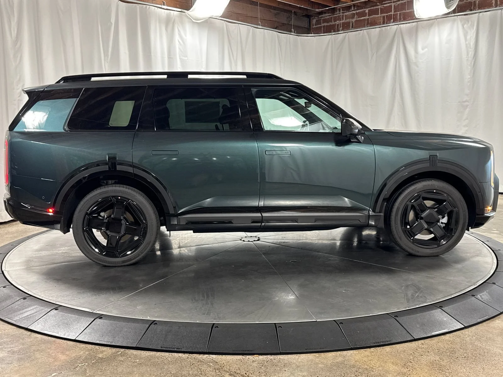 New 2027 Black Jade Green Kia X-Line SX Prestige image 6