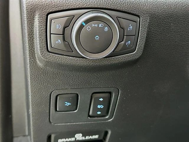 Pre-Owned 2021 Ford F-250SD Lariat