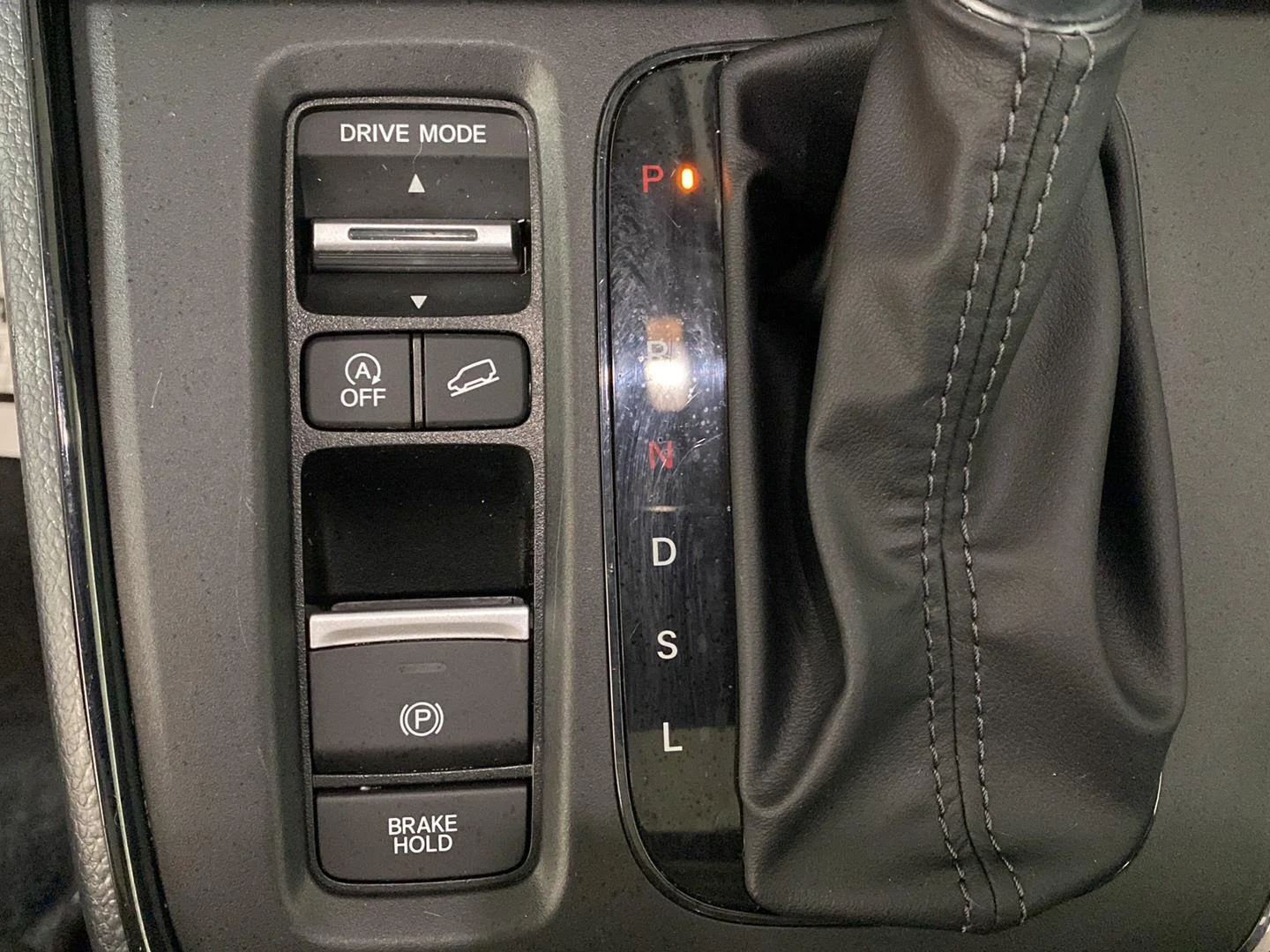 Used 2024 Meteorite Gray Metallic Honda EX-L image 19