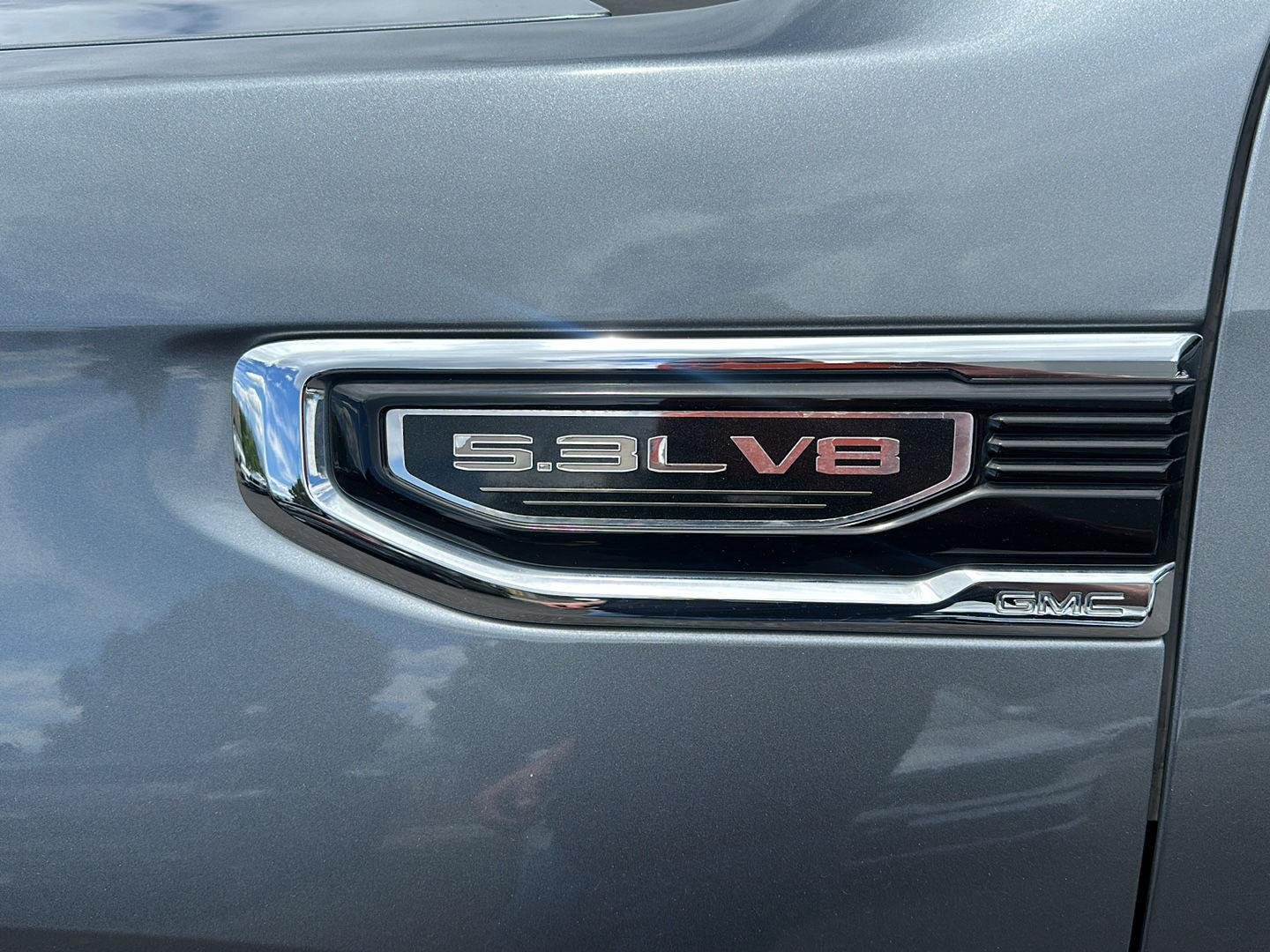Used 2021 Satin Steel Metallic GMC SLT image 10